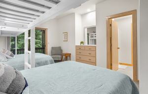 Wintergreen Retreat: Steps to Great Hiking on the Appalachain Trail - Wintergreen Resort, Virginia