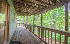 Wintergreen Retreat: Steps to Great Hiking on the Appalachain Trail - Wintergreen Resort, Virginia