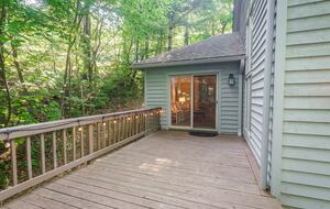 Wintergreen Retreat: Steps to Great Hiking on the Appalachain Trail - Wintergreen Resort, Virginia