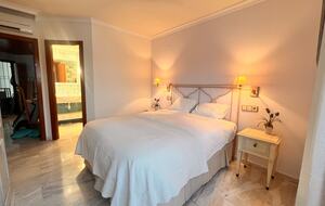 Lovely Beachfront apartment with stunning sea views - l'Alfàs del Pi, Spain