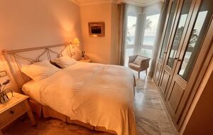 Lovely Beachfront apartment with stunning sea views - l'Alfàs del Pi, Spain