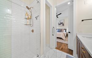 Master full bathroom