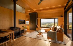 Kurui Cabin | Noosa Hinterland Luxury Retreat - Cooroy, Australia