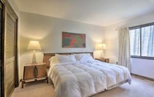 Casa Reál | Expansive Woodstock House w/ Hot Tub - Woodstock, New York