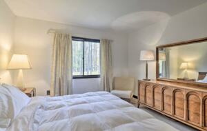 Casa Reál | Expansive Woodstock House w/ Hot Tub - Woodstock, New York