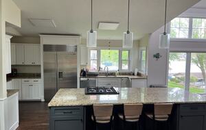 Apple Valley Lake House and Retreat - Howard, Ohio