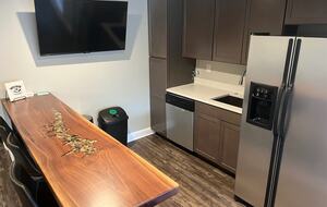 Apple Valley Lake House and Retreat - Howard, Ohio