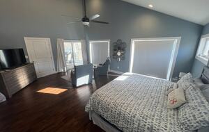 Apple Valley Lake House and Retreat - Howard, Ohio