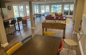 Apple Valley Lake House and Retreat - Howard, Ohio