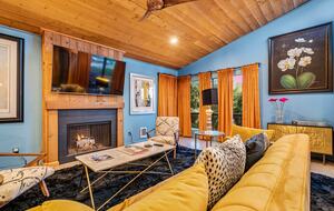 Azure Dream: Coastal Retreat Steps from the Beach - Solana Beach, California