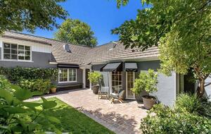 Elegant Contemporary Retreat in Hollywood Knolls - Los Angeles, California