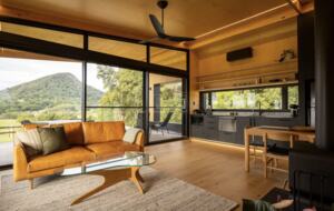 Kurui Cabin | Noosa Hinterland Luxury Retreat - Cooroy, Australia