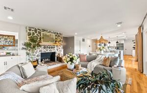 Luxury Riverfront Bungalow - Minutes to Downtown - Knoxville, Tennessee