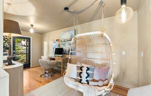 Luxury Riverfront Bungalow - Minutes to Downtown - Knoxville, Tennessee