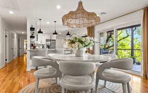 Luxury Riverfront Bungalow - Minutes to Downtown - Knoxville, Tennessee