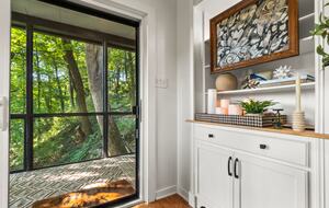 Luxury Riverfront Bungalow - Minutes to Downtown - Knoxville, Tennessee