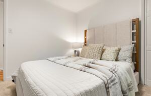 Luxury Riverfront Bungalow - Minutes to Downtown - Knoxville, Tennessee