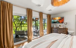 Luxury Riverfront Bungalow - Minutes to Downtown - Knoxville, Tennessee