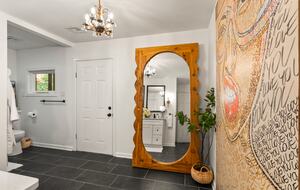 Luxury Riverfront Bungalow - Minutes to Downtown - Knoxville, Tennessee