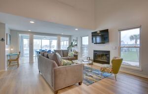 Luxury Beach Retreat | Short Walk to Sand - Galveston, Texas