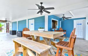 Coastal Haven: Relaxation and Adventure in Jamaica Beach - Jamaica Beach, Texas