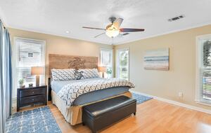 Coastal Haven: Relaxation and Adventure in Jamaica Beach - Jamaica Beach, Texas