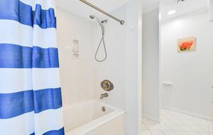 Coastal Haven: Relaxation and Adventure in Jamaica Beach - Jamaica Beach, Texas