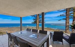 Ocean Pines Apartment - Blue Bay, Australia