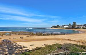 Ocean Pines Apartment - Blue Bay, Australia