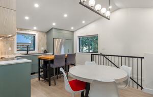 Summer Place Carriage House - Whistler, Canada