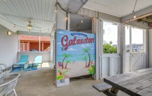Luxury Beach Retreat | Short Walk to Sand - Galveston, Texas