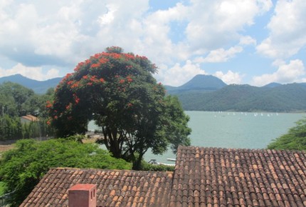 LAS TEJAS LAKE HOUSE - Valle de Bravo, Mexico