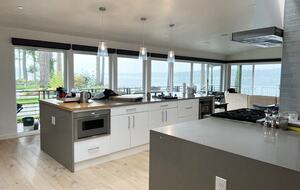 High Bluff Waterfront Contemporary Home in Gig Harbor - Gig Harbor, Washington