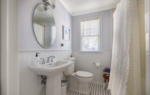 Charming Coastal Retreat | Spacious Beach House with Luxury Amenities - Fairfield, Connecticut