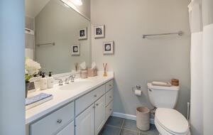 Charming Coastal Retreat | Spacious Beach House with Luxury Amenities - Fairfield, Connecticut