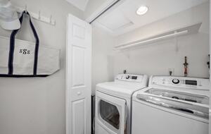 Charming Coastal Retreat | Spacious Beach House with Luxury Amenities - Fairfield, Connecticut