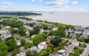 Charming Coastal Retreat | Spacious Beach House with Luxury Amenities - Fairfield, Connecticut