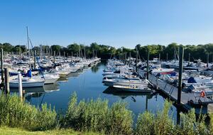 Charming Coastal Retreat | Spacious Beach House with Luxury Amenities - Fairfield, Connecticut