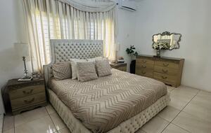 Kingston Urban Oasis Getaway - Kingston, Jamaica