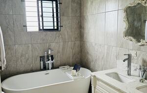 Kingston Urban Oasis Getaway - Kingston, Jamaica