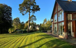Tall Pines Waterfront Highland Lodge - Gairlochy, United Kingdom