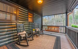 Cozy Cabin on 2 Acres nestled in Blue Ridge Mountains - Blue Ridge, Georgia