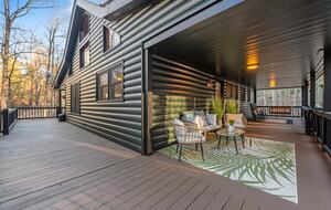 Cozy Cabin on 2 Acres nestled in Blue Ridge Mountains - Blue Ridge, Georgia