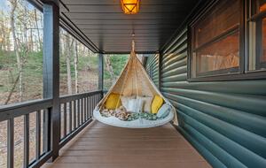 Cozy Cabin on 2 Acres nestled in Blue Ridge Mountains - Blue Ridge, Georgia