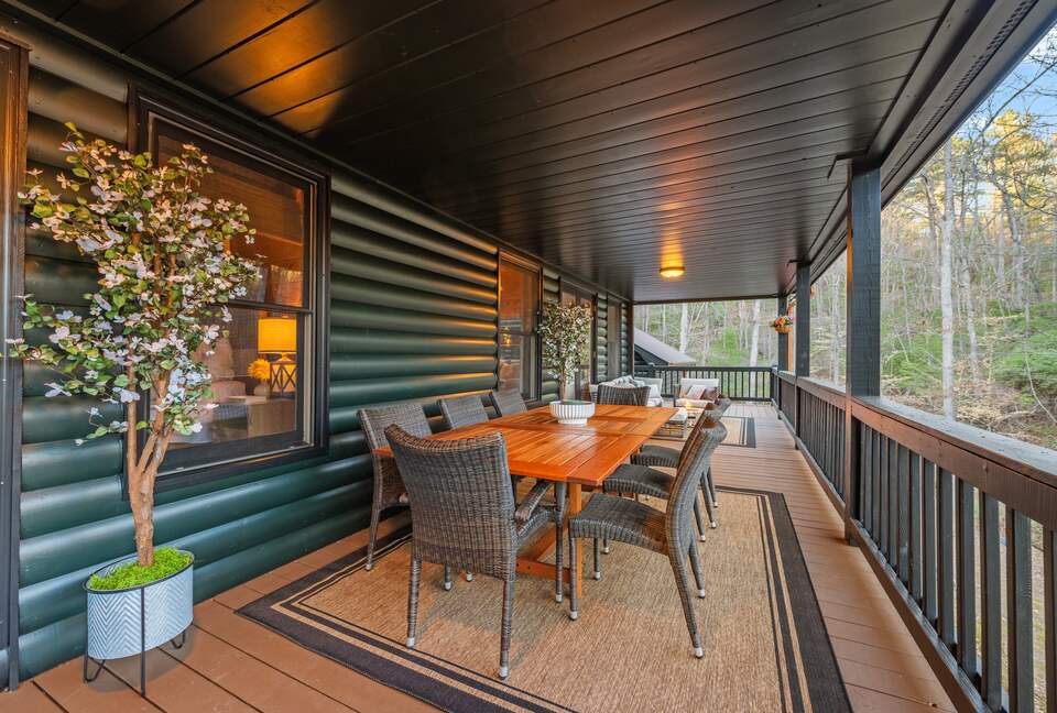 Cozy Cabin on 2 Acres nestled in Blue Ridge Mountains - Blue Ridge, Georgia