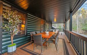 Cozy Cabin on 2 Acres nestled in Blue Ridge Mountains - Blue Ridge, Georgia