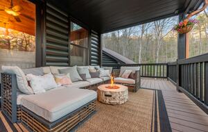 Cozy Cabin on 2 Acres nestled in Blue Ridge Mountains - Blue Ridge, Georgia