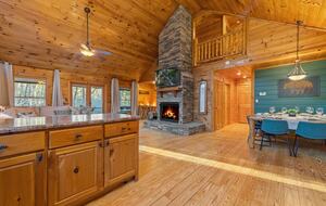 Cozy Cabin on 2 Acres nestled in Blue Ridge Mountains - Blue Ridge, Georgia