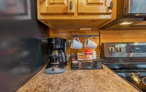 Cozy Cabin on 2 Acres nestled in Blue Ridge Mountains - Blue Ridge, Georgia