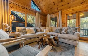 Cozy Cabin on 2 Acres nestled in Blue Ridge Mountains - Blue Ridge, Georgia